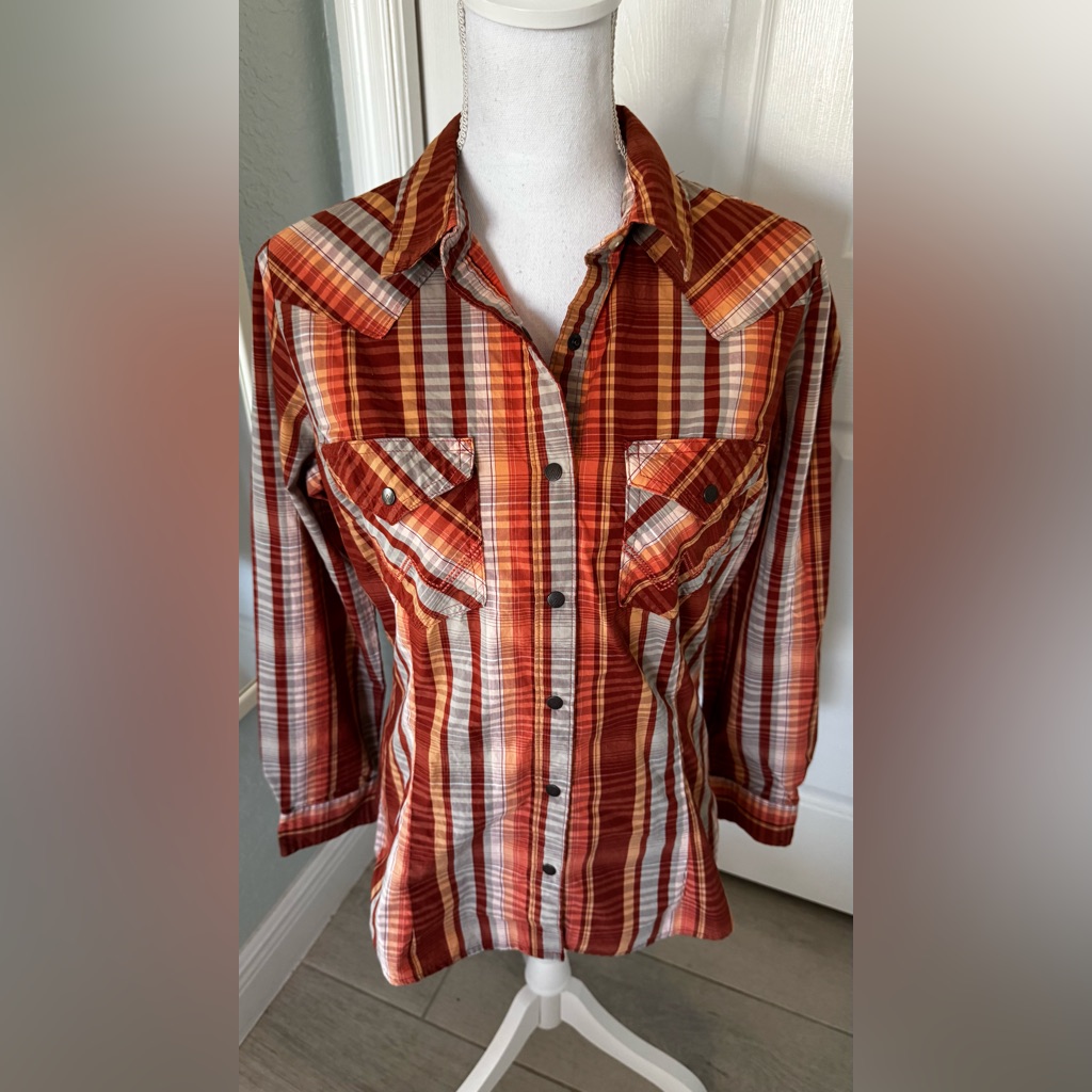 Wrangler Retro Western Snap Shirt Women’s Medium Orange Plaid Pearl Snap Yoke